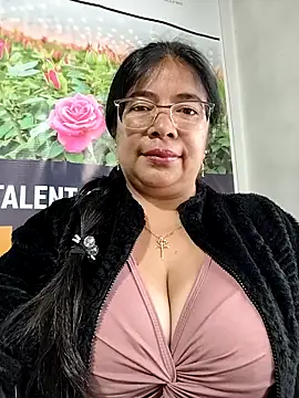   valentina18 online show from April 16, 2026, 1:01 pm