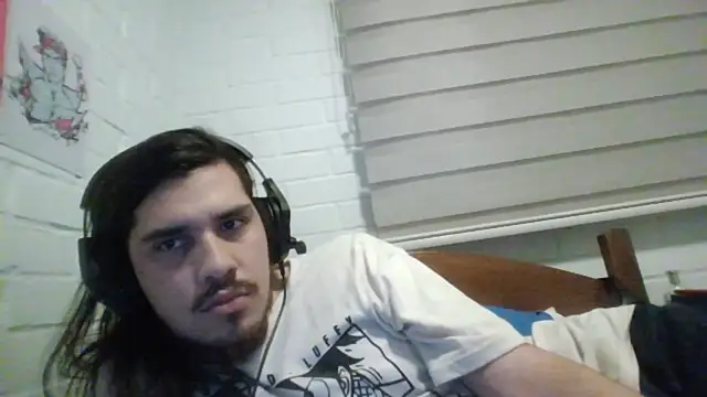 Snapshot of hung_weeb chatting on December 11, 2024, 12:44 am hung weeb online show from December 11, 2024, 12:44 am