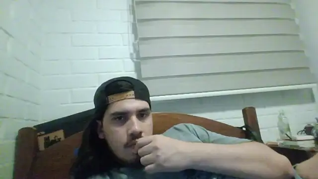 Snapshot of hung_weeb chatting on January 16, 2025, 3:23 am hung weeb online show from January 16, 2025, 3:23 am