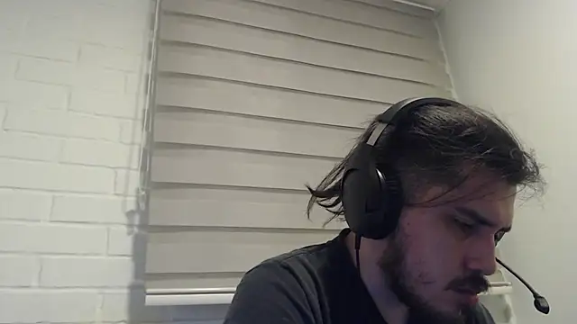 Snapshot of hung_weeb chatting on February 4, 2025, 3:54 am hung weeb online show from February 4, 2025, 3:54 am