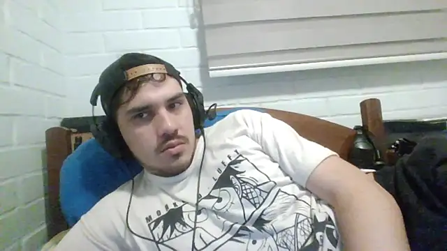 Snapshot of hung_weeb chatting on February 9, 2025, 2:17 am hung weeb online show from February 9, 2025, 2:17 am