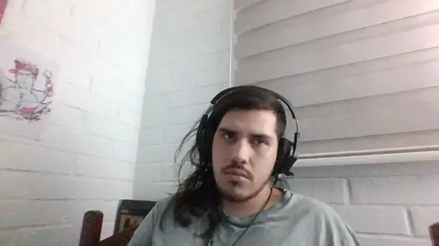 Snapshot of hung_weeb chatting on February 15, 2025, 2:04 am hung weeb online show from February 15, 2025, 2:04 am