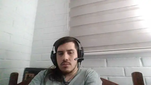 Snapshot of hung_weeb chatting on February 16, 2025, 1:47 am hung weeb online show from February 16, 2025, 1:47 am