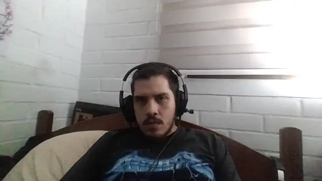 Snapshot of hung_weeb chatting on March 10, 2025, 2:50 am hung weeb online show from March 10, 2025, 2:50 am