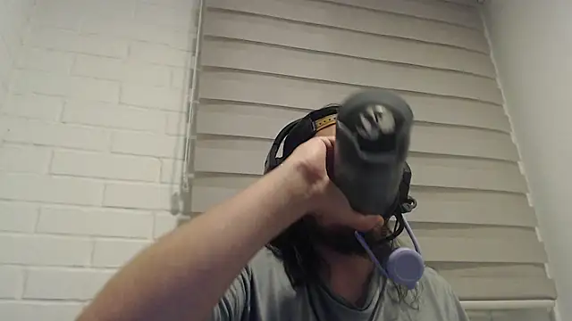 hung weeb online show from February 17, 2026, 2:41 am