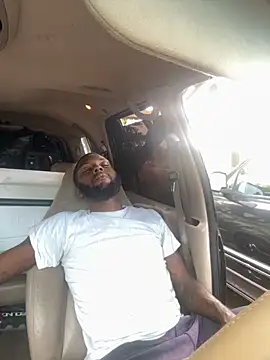 Chocolate Droppa online show from September 14, 2025, 4:28 pm