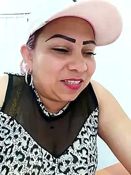 Snapshot of Alyona21 chatting on March 4, 2025, 10:05 pm Alyona21 online show from March 4, 2025, 10:05 pm