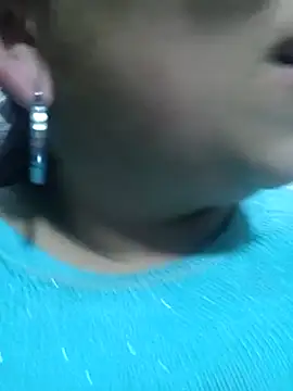 Snapshot of Alyona21 chatting on March 17, 2025, 11:32 pm Alyona21 online show from March 17, 2025, 11:32 pm