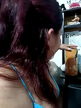 Snapshot of Alyona21 chatting on October 22, 2025, 1:39 am Alyona21 online show from October 22, 2025, 1:39 am