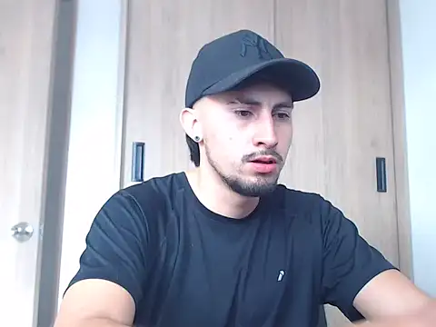 ChrisDamon online show from November 8, 2025, 1:33 pm