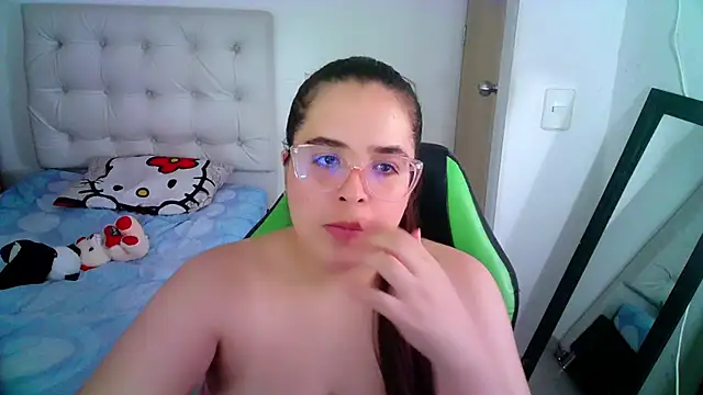 Snapshot of _alicia_z chatting on December 20, 2024, 6:45 pm alicia z online show from December 20, 2024, 6:45 pm