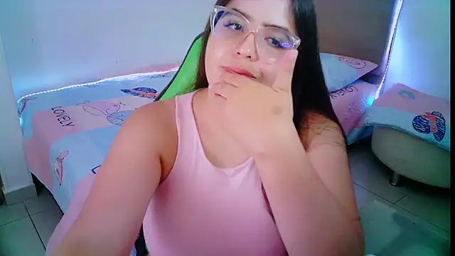 Snapshot of _alicia_z chatting on February 1, 2025, 8:37 pm alicia z online show from February 1, 2025, 8:37 pm