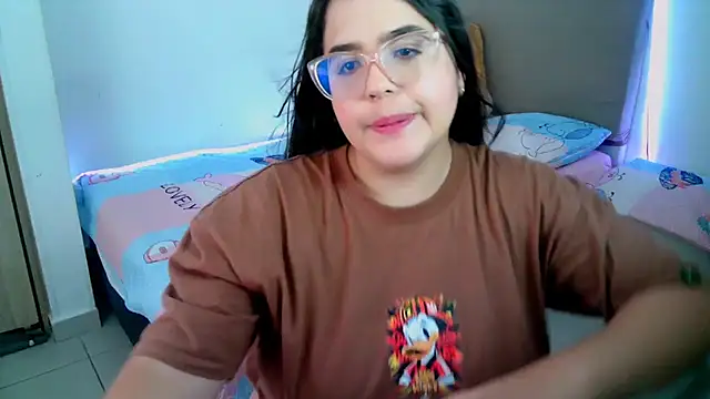 Snapshot of _alicia_z chatting on February 11, 2025, 6:33 pm alicia z online show from February 11, 2025, 6:33 pm