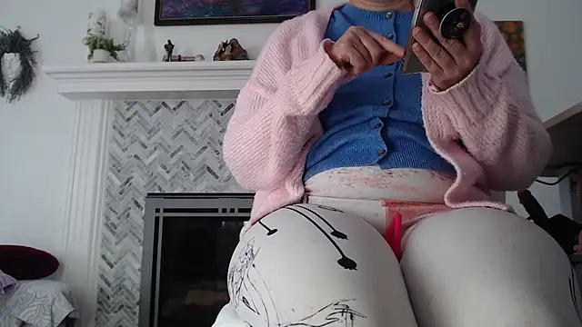 AuroraWillows online show from February 22, 2026, 6:06 pm