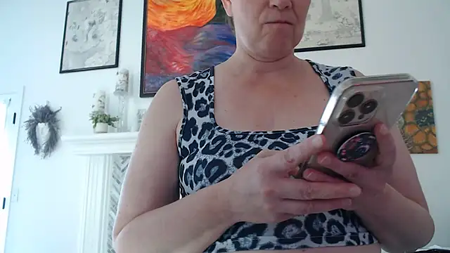 Snapshot of AuroraWillows chatting on July 18, 2026, 5:28 pm AuroraWillows online show from July 18, 2026, 5:28 pm
