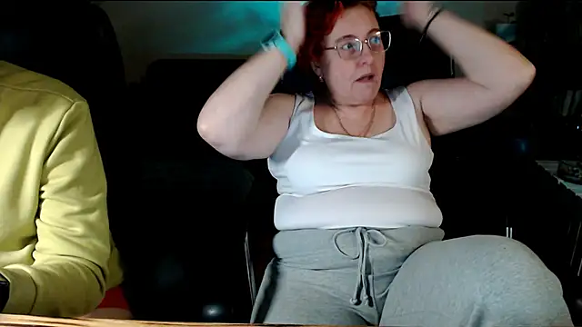 JoannaAndNeighbour online show from December 3, 2025, 4:05 pm