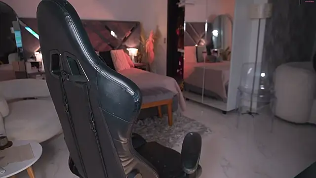 Snapshot of KateOwens chatting on September 18, 2025, 10:39 am KateOwens online show from September 18, 2025, 10:39 am