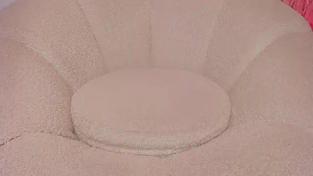 Snapshot of whiite_snow chatting on December 12, 2024, 2:00 pm whiite snow online show from December 12, 2024, 2:00 pm