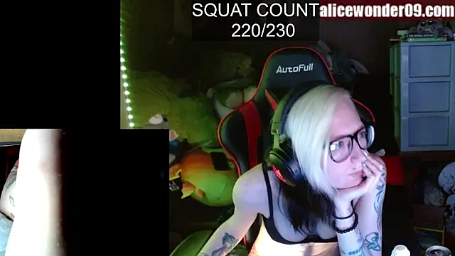 alicewonder09 online show from March 15, 2025, 4:35 am