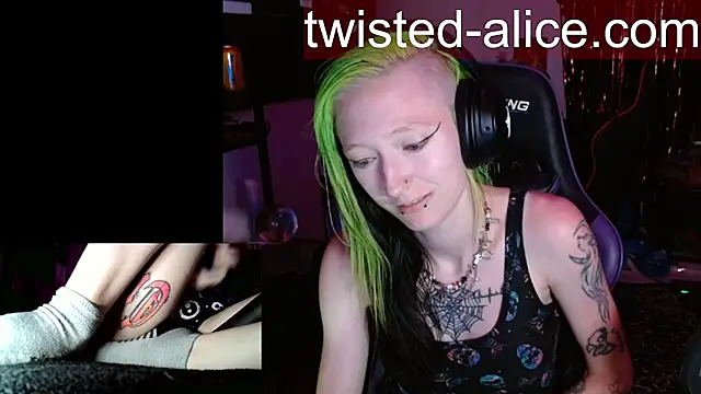alicewonder09 online show from July 19, 2026, 2:59 am