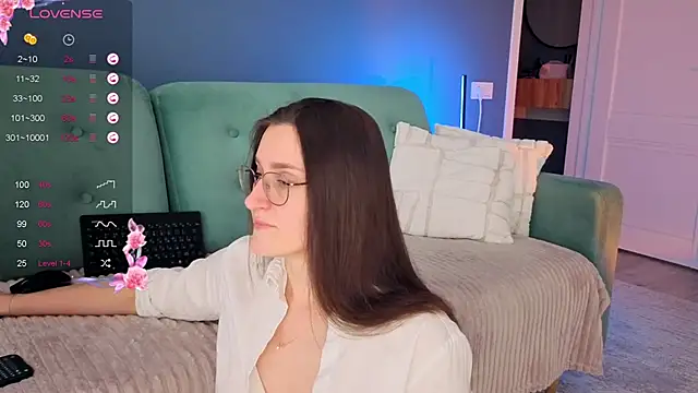 Alexperchik online show from February 10, 2026, 3:27 pm