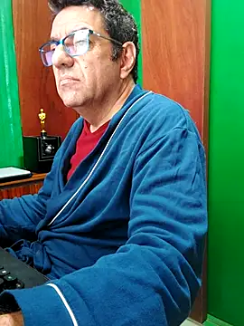 Snapshot of FernandoReuterG chatting on October 20, 2025, 1:55 pm FernandoReuterG online show from October 20, 2025, 1:55 pm