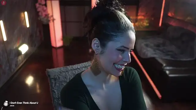 Snapshot of alessa_goreng chatting on October 26, 2025, 9:48 am alessa goreng online show from October 26, 2025, 9:48 am