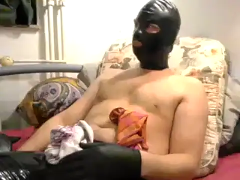 Snapshot of turnsen4y chatting on November 20, 2025, 5:23 pm turnsen4y online show from November 20, 2025, 5:23 pm