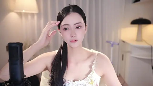 Snapshot of Ocean--Lili chatting on October 4, 2025, 2:15 pm Ocean--Lili online show from October 4, 2025, 2:15 pm