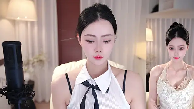 Snapshot of Ocean--Lili chatting on October 9, 2025, 8:29 pm Ocean--Lili online show from October 9, 2025, 8:29 pm