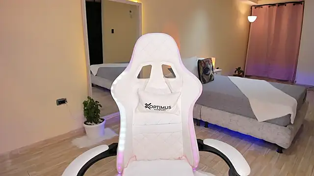 Snapshot of carleee_winter chatting on September 24, 2025, 12:25 am carleee winter online show from September 24, 2025, 12:25 am