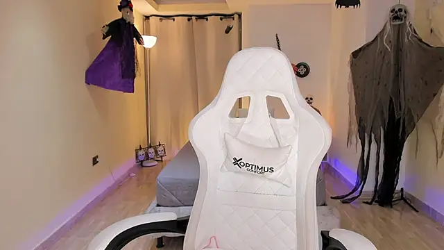 Snapshot of carleee_winter chatting on October 16, 2025, 1:28 am carleee winter online show from October 16, 2025, 1:28 am