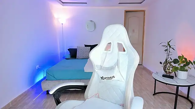 carleee winter online show from April 3, 2026, 12:19 am