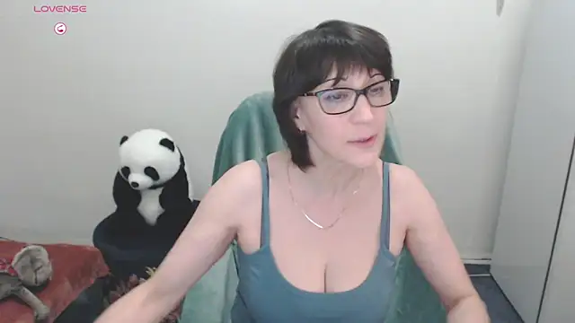 Snapshot of Ammillia chatting on December 2, 2024, 12:52 am Ammillia online show from December 2, 2024, 12:52 am