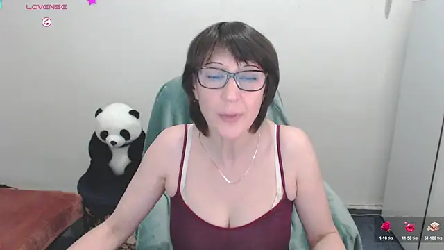 Snapshot of Ammillia chatting on December 6, 2024, 4:25 am Ammillia online show from December 6, 2024, 4:25 am