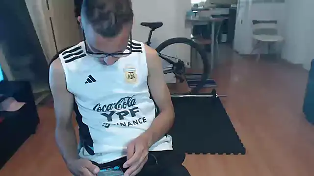 Snapshot of guachin_hunk chatting on November 1, 2025, 2:08 pm guachin hunk online show from November 1, 2025, 2:08 pm