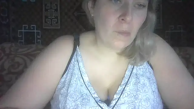 Diana Britt online show from December 2, 2025, 6:08 am