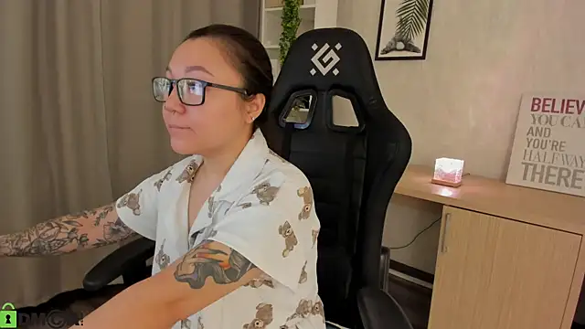 Snapshot of gentle_muse chatting on February 16, 2026, 12:07 am gentle muse online show from February 16, 2026, 12:07 am