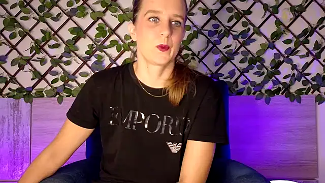 Snapshot of LadyChantale chatting on September 22, 2025, 5:53 am LadyChantale online show from September 22, 2025, 5:53 am