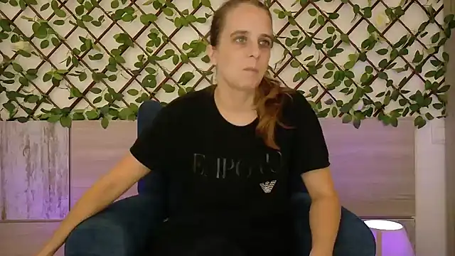 Snapshot of LadyChantale chatting on October 23, 2025, 8:24 am LadyChantale online show from October 23, 2025, 8:24 am