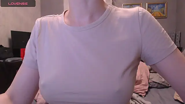 Snapshot of BlondieStar chatting on November 1, 2025, 7:49 pm BlondieStar online show from November 1, 2025, 7:49 pm