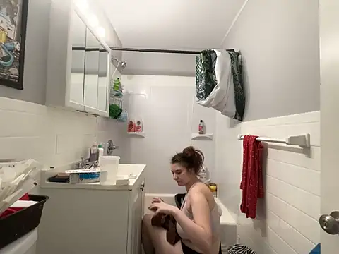 Snapshot of Snowbunnycake_131 chatting on November 3, 2025, 10:42 pm Snowbunnycake 131 online show from November 3, 2025, 10:42 pm