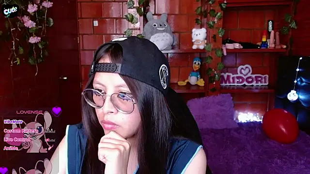 MidoriQuiinn online show from April 15, 2026, 7:58 pm