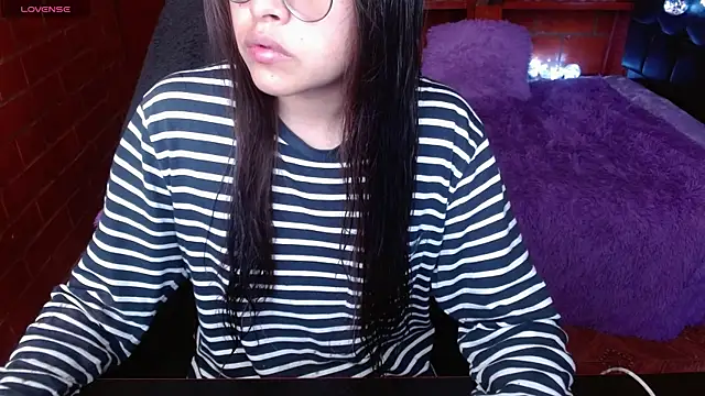 MidoriQuiinn online show from June 18, 2026, 4:00 pm