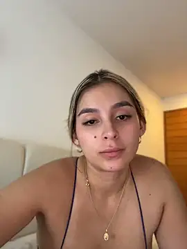 oriana zoeee online show from June 8, 2026, 2:12 am