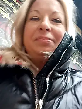 Arina smiles online show from December 20, 2024, 3:31 pm