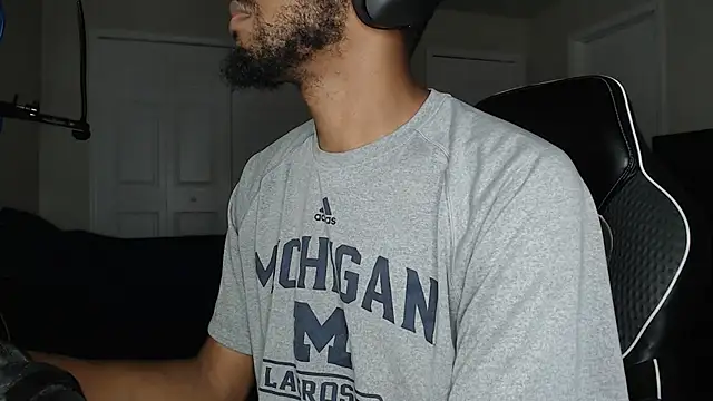 ChrisVacher online show from September 12, 2025, 2:44 am