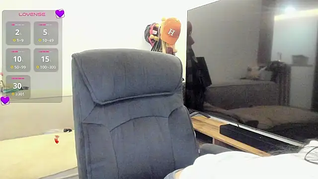 Snapshot of keyn_laurent_1 chatting on December 3, 2024, 12:13 am keyn laurent 1 online show from December 3, 2024, 12:13 am