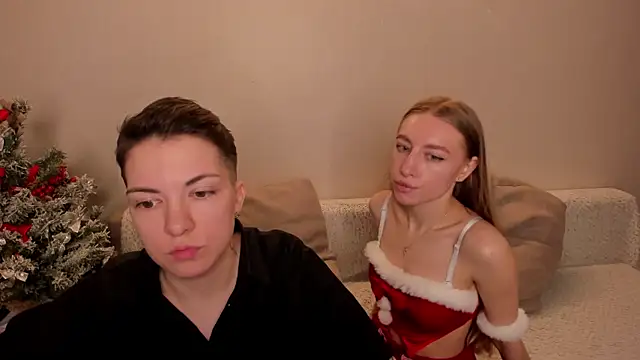 Snapshot of secret_dreams__ chatting on January 1, 2025, 2:20 pm secret dreams online show from January 1, 2025, 2:20 pm