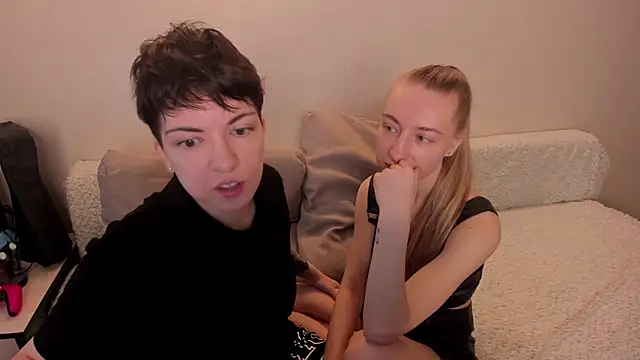 Snapshot of secret_dreams__ chatting on March 7, 2025, 8:56 am secret dreams online show from March 7, 2025, 8:56 am